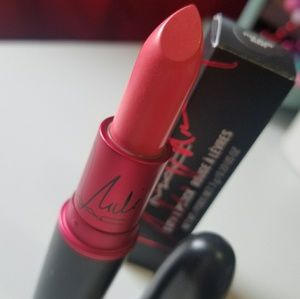 MAC lipstick VIVA GLAM Nicki